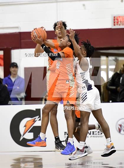 Thumbnail 3 in Bishop Gorman vs. La Lumiere (GEICO National Tournament Quarterfinal) photogallery.