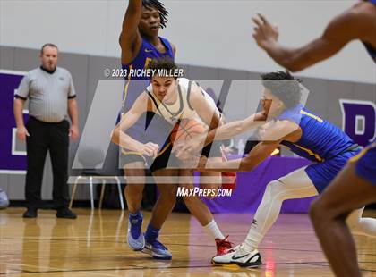 Thumbnail 2 in eStem vs. Owasso (Hoopin on the Hill) photogallery.