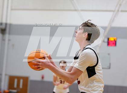 Thumbnail 2 in eStem vs. Owasso (Hoopin on the Hill) photogallery.