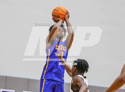 Thumbnail 1 in eStem vs. Owasso (Hoopin on the Hill) photogallery.