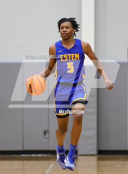 Thumbnail 1 in eStem vs. Owasso (Hoopin on the Hill) photogallery.