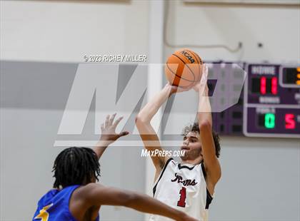 Thumbnail 2 in eStem vs. Owasso (Hoopin on the Hill) photogallery.