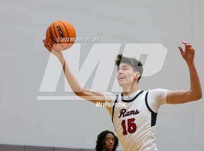 Thumbnail 1 in eStem vs. Owasso (Hoopin on the Hill) photogallery.