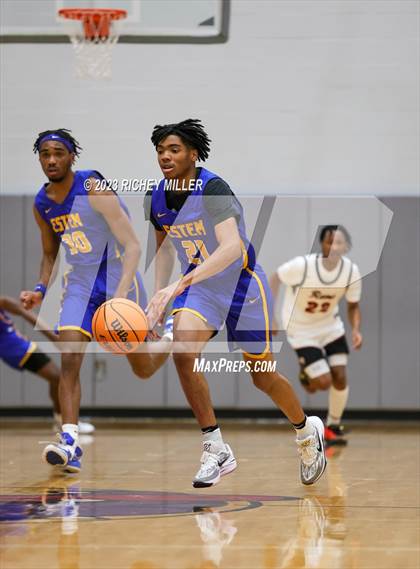 Thumbnail 2 in eStem vs. Owasso (Hoopin on the Hill) photogallery.