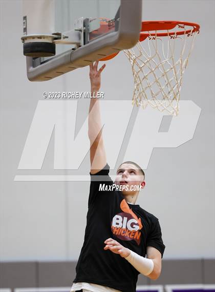 Thumbnail 1 in eStem vs. Owasso (Hoopin on the Hill) photogallery.