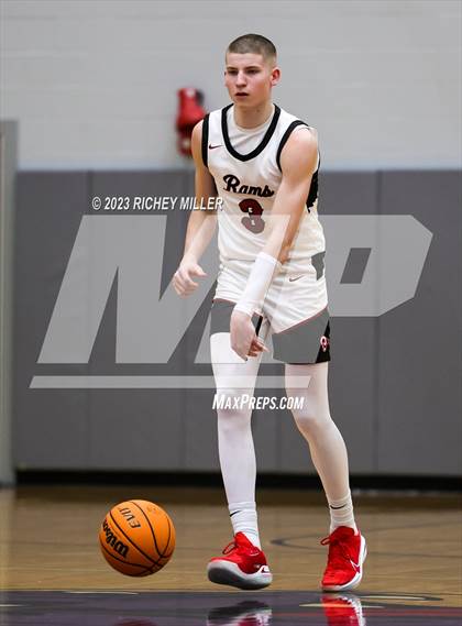 Thumbnail 1 in eStem vs. Owasso (Hoopin on the Hill) photogallery.