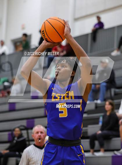 Thumbnail 3 in eStem vs. Owasso (Hoopin on the Hill) photogallery.