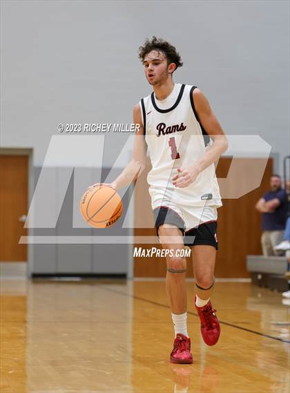 Thumbnail 2 in eStem vs. Owasso (Hoopin on the Hill) photogallery.