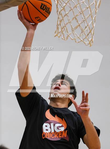 Thumbnail 2 in eStem vs. Owasso (Hoopin on the Hill) photogallery.