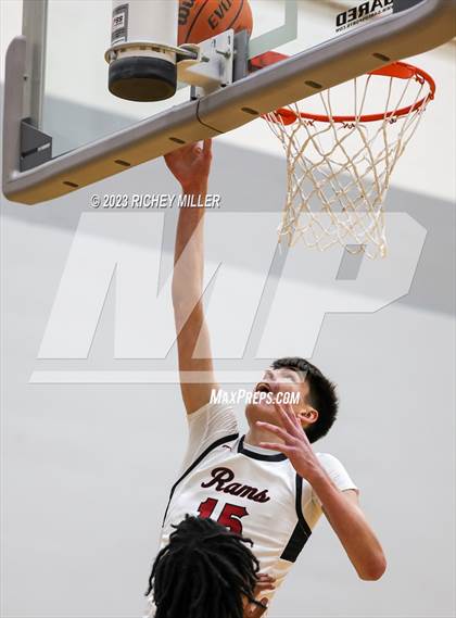 Thumbnail 3 in eStem vs. Owasso (Hoopin on the Hill) photogallery.