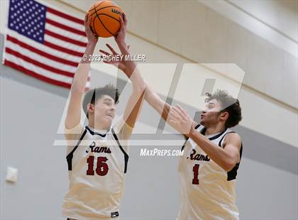 Thumbnail 2 in eStem vs. Owasso (Hoopin on the Hill) photogallery.