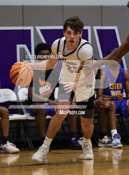 Thumbnail 3 in eStem vs. Owasso (Hoopin on the Hill) photogallery.