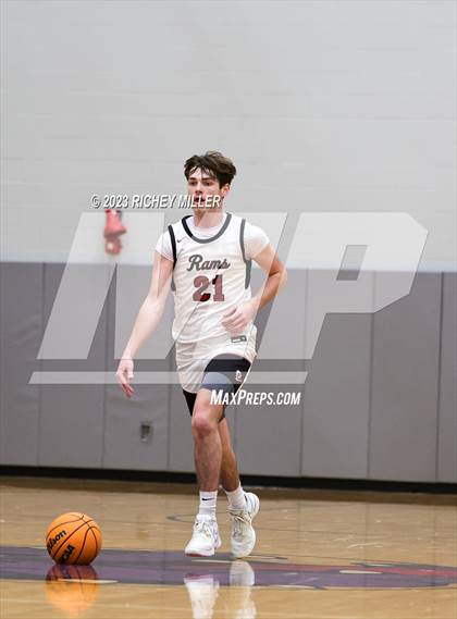 Thumbnail 1 in eStem vs. Owasso (Hoopin on the Hill) photogallery.