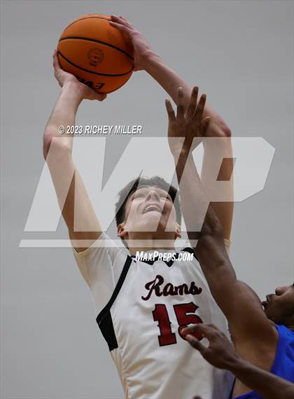 Thumbnail 2 in eStem vs. Owasso (Hoopin on the Hill) photogallery.