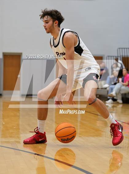 Thumbnail 3 in eStem vs. Owasso (Hoopin on the Hill) photogallery.