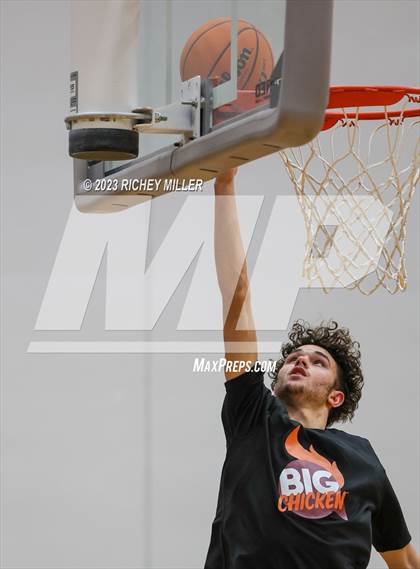 Thumbnail 3 in eStem vs. Owasso (Hoopin on the Hill) photogallery.
