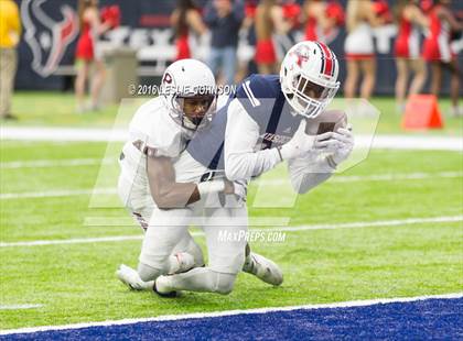 Thumbnail 2 in Pearland vs Atascocita (6A Bi-District Playoff) photogallery.