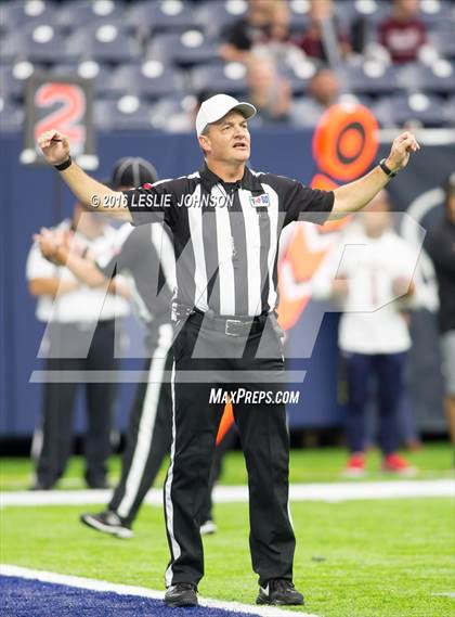 Thumbnail 2 in Pearland vs Atascocita (6A Bi-District Playoff) photogallery.