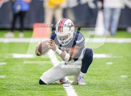 Thumbnail 3 in Pearland vs Atascocita (6A Bi-District Playoff) photogallery.