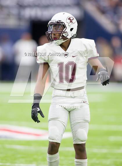 Thumbnail 2 in Pearland vs Atascocita (6A Bi-District Playoff) photogallery.