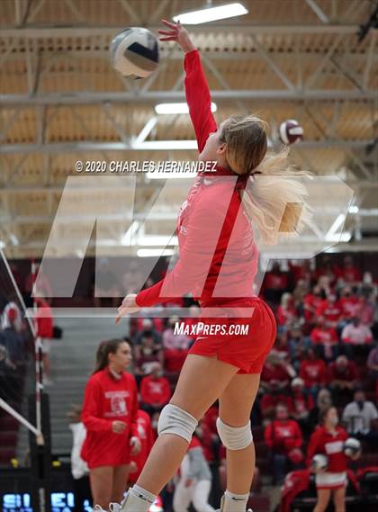 Thumbnail 2 in Bellville vs. Robinson (UIL 4A Regional Semifinals) photogallery.