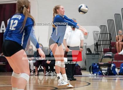 Thumbnail 1 in Bellville vs. Robinson (UIL 4A Regional Semifinals) photogallery.
