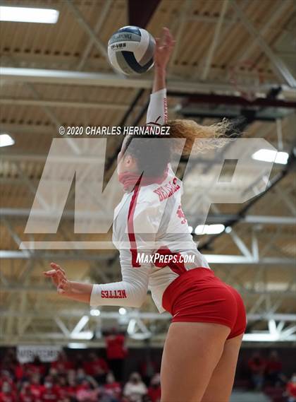Thumbnail 2 in Bellville vs. Robinson (UIL 4A Regional Semifinals) photogallery.
