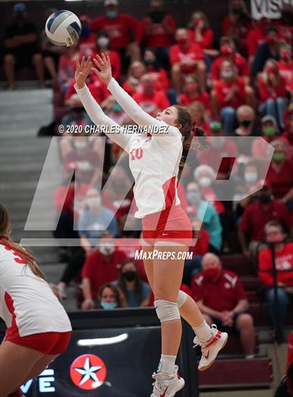 Thumbnail 1 in Bellville vs. Robinson (UIL 4A Regional Semifinals) photogallery.