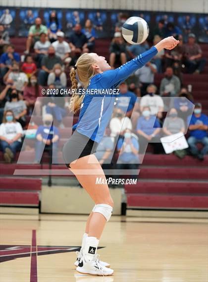 Thumbnail 3 in Bellville vs. Robinson (UIL 4A Regional Semifinals) photogallery.