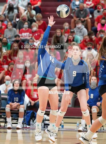 Thumbnail 1 in Bellville vs. Robinson (UIL 4A Regional Semifinals) photogallery.