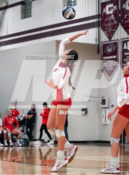Thumbnail 2 in Bellville vs. Robinson (UIL 4A Regional Semifinals) photogallery.