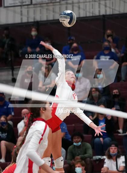 Thumbnail 3 in Bellville vs. Robinson (UIL 4A Regional Semifinals) photogallery.