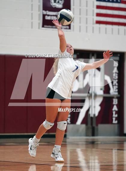 Thumbnail 1 in Bellville vs. Robinson (UIL 4A Regional Semifinals) photogallery.
