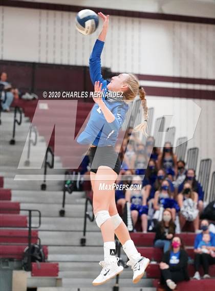Thumbnail 1 in Bellville vs. Robinson (UIL 4A Regional Semifinals) photogallery.