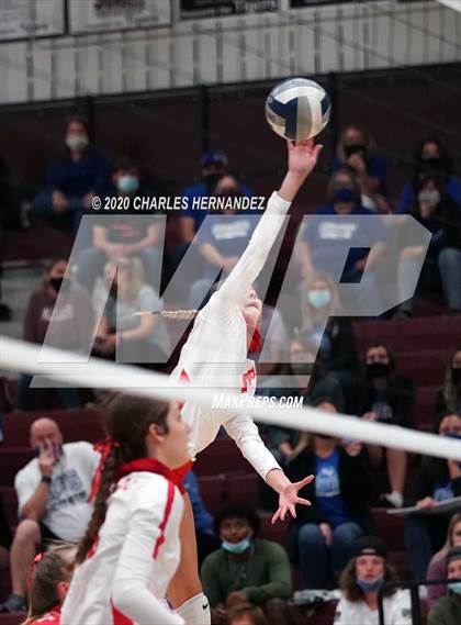 Thumbnail 1 in Bellville vs. Robinson (UIL 4A Regional Semifinals) photogallery.