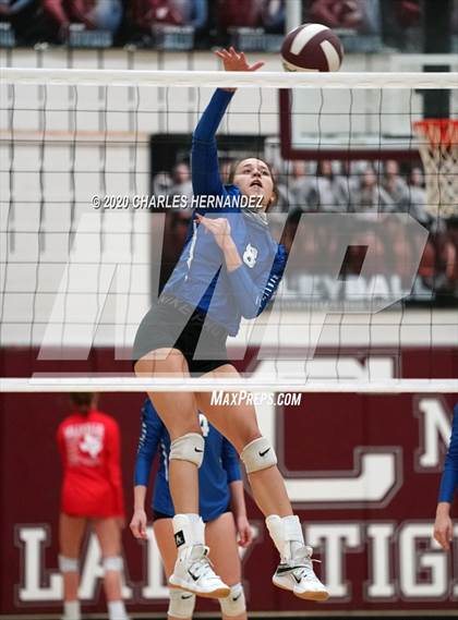 Thumbnail 1 in Bellville vs. Robinson (UIL 4A Regional Semifinals) photogallery.