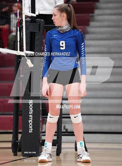 Thumbnail 2 in Bellville vs. Robinson (UIL 4A Regional Semifinals) photogallery.