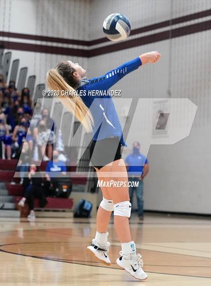 Thumbnail 1 in Bellville vs. Robinson (UIL 4A Regional Semifinals) photogallery.