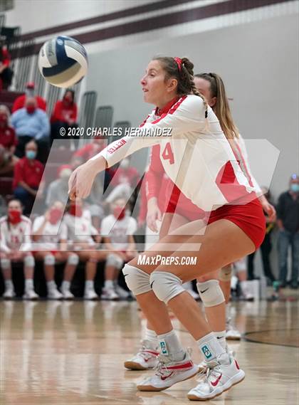 Thumbnail 2 in Bellville vs. Robinson (UIL 4A Regional Semifinals) photogallery.