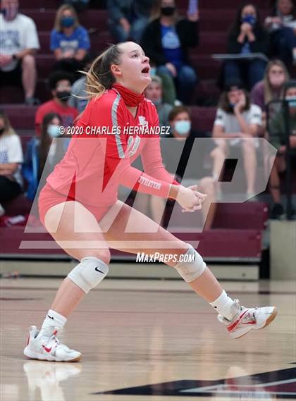 Thumbnail 3 in Bellville vs. Robinson (UIL 4A Regional Semifinals) photogallery.
