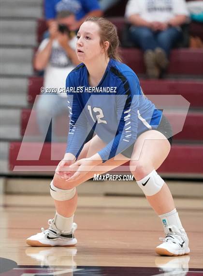 Thumbnail 2 in Bellville vs. Robinson (UIL 4A Regional Semifinals) photogallery.
