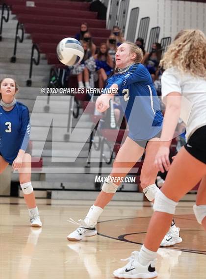 Thumbnail 3 in Bellville vs. Robinson (UIL 4A Regional Semifinals) photogallery.