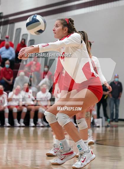 Thumbnail 3 in Bellville vs. Robinson (UIL 4A Regional Semifinals) photogallery.