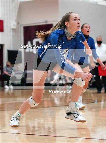 Thumbnail 2 in Bellville vs. Robinson (UIL 4A Regional Semifinals) photogallery.