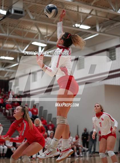 Thumbnail 3 in Bellville vs. Robinson (UIL 4A Regional Semifinals) photogallery.
