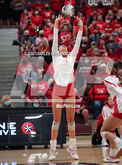 Thumbnail 1 in Bellville vs. Robinson (UIL 4A Regional Semifinals) photogallery.