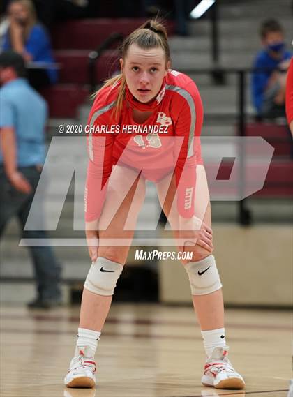 Thumbnail 2 in Bellville vs. Robinson (UIL 4A Regional Semifinals) photogallery.
