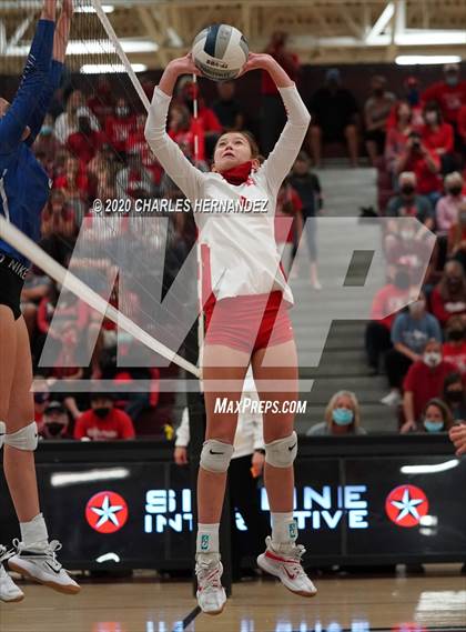 Thumbnail 1 in Bellville vs. Robinson (UIL 4A Regional Semifinals) photogallery.