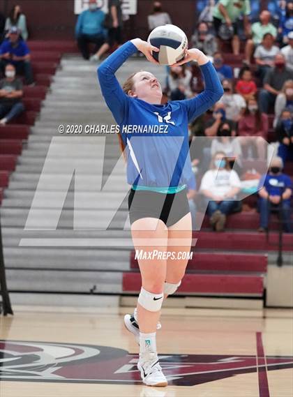 Thumbnail 3 in Bellville vs. Robinson (UIL 4A Regional Semifinals) photogallery.