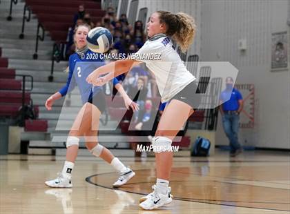 Thumbnail 3 in Bellville vs. Robinson (UIL 4A Regional Semifinals) photogallery.